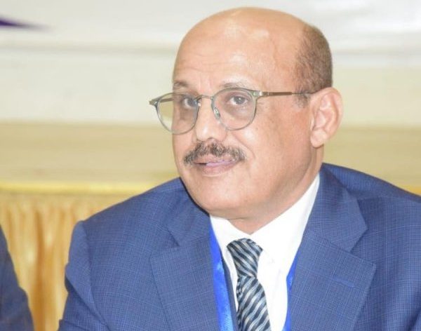 محافظ البنك المركزي أحمد غالب 