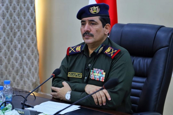 وزير الداخلية يدعو التحالف لتفعيل عمل مطار وميناء عدن