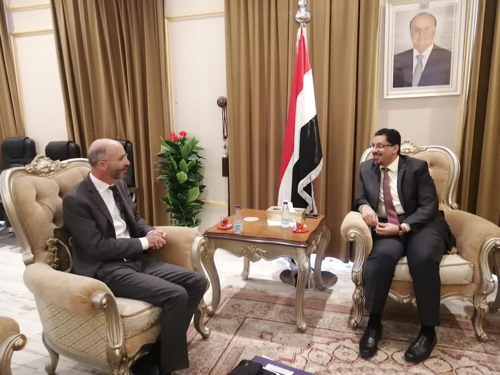 وزير الخارجية وشؤون المغتربين الدكتور أحمد عوض بن مبارك