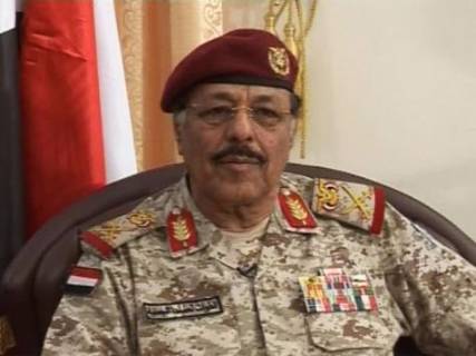 اللواء الأحمر في أول تصريح له منذ بداية الحرب: النصر قريب وعاصفة الحزم ستجهض المد «الصفوي»