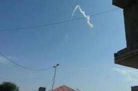 ميليشيا الحوثي والمخلوع تطلق صاروخ باليستي من معسكر بهمدان