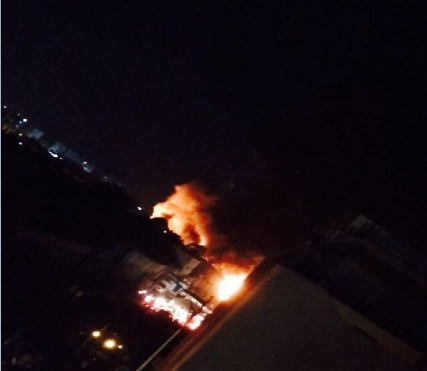 عدن.انفجار شاحنة نفط بالمنصورة يعقبها حريق هائل