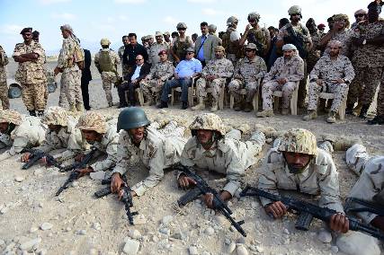 هادي من قاعدة العند : الحوثي وصالح أذرع إيرانية والنصر سوف يصل صنعاء ومحافظات أخرى