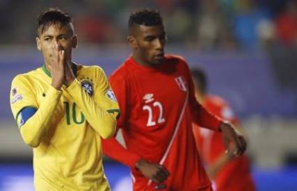 البرازيل تتفوق على بيرو وتواصل انتصاراتها