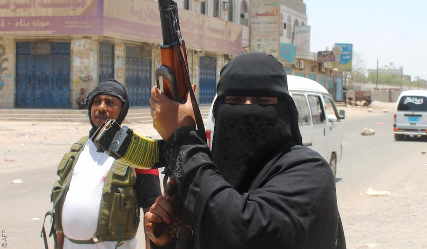 شابات حملن السلاح في وجه الحوثيين