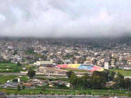 تزامنا مع التطورات في تعز.. الميليشيا تحشد مجددا في الإستاد الرياضي وتنشر نقاط تفتيش بمدينة إب