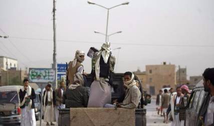 احتجاجات منتسبي الشرطة في إب وإغلاق إدارة يريم ونذر انفجار للوضع ردا على استفزازات الميليشيا