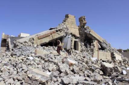 طيران التحالف يقصف منزل قيادي حوثي بمديرية حيدان بصعدة 