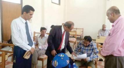 جماعة مسلحة تعتدي على كليات جامعة عدن وتغلق أبوابها