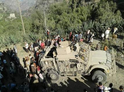 قيادي عسكري بالجيش الوطني يكشف لـ"مندب برس" تفاصيل اعتراض الحوثيين للمدرعات العسكرية المتجهة لتعز