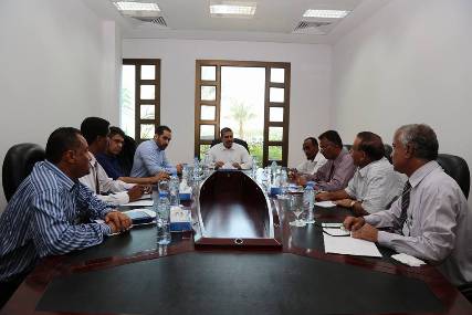 مصدر: بحاح سيعود لعدن عند توفر مقر للحكومة