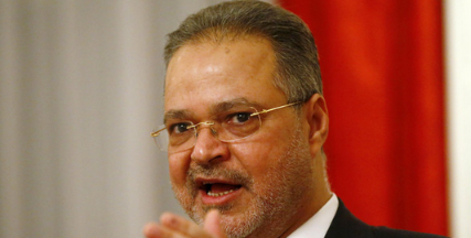 وزير الخارجية :الحكومة اليمنية على استعداد لمناقشة مرنة حول فكرة الدولة الاتحادية شرط إلقاء السلاح