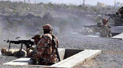 شاهد صور ..تعزيزات إضافية للحرس الوطني السعودي تصل إلى نجران