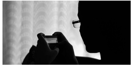 الوحدة والانفصال وحروب الواتس آب بين النساء في اليمن 