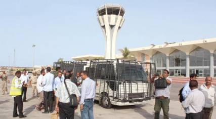 محافظة عدن ترفع حظر التجول لتسهيل حركة الناس خلال رمضان