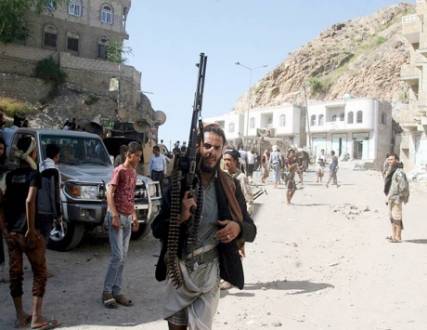 تحرير تعز من الانقلابيين بغطاء جوي من طيران التحالف 