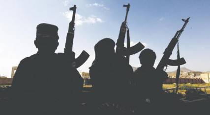  الانقلاب يستميت للسيطرة على «العند» و«فرضة نهم» قبيل التسوية 