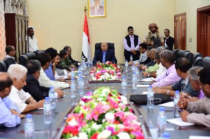 هادي: أمن عدن والمدن المحررة مسؤولية الجميع