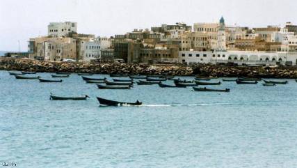 عودة الحياة لميناء المكلا واستئناف العمل بمطار الريان قريبا