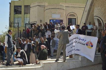 مطالبات بوقف الفساد في شركة النفط ومحاسبة المتورطين وتجنيبها المماحكات السياسية