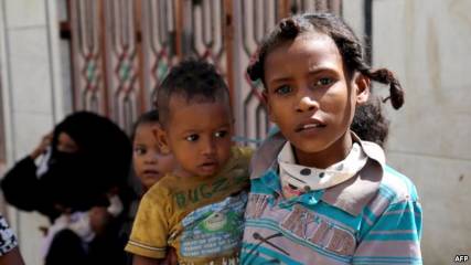 "الصحة العالمية" تستعد لتوزيع 19 شاحنة مساعدات إنسانية في اليمن