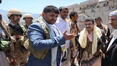 الحوثي يعد بإنتصارات كبرى ويصف وضع قواته في تعز بـ"الثابتة والقوية"