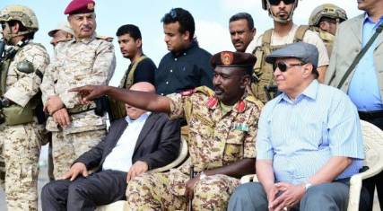 الرئيس هادي يشهد تخرج الدفعة الثانية من أفراد المقاومة الشعبية