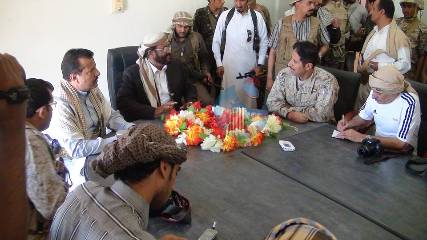 محافظ مأرب: فرق إصلاح الكهرباء جاهزة لإعادة التيار بعد دحر الحوثيين وأبناء مأرب يريدون إيجاد دولة