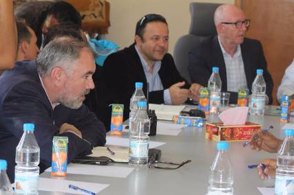 الوفد الأممي يغادر تعز بعد إطلاعه على الوضع الكارثي بالمدينة 