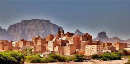 مواجهات عنيفة في بيحان وسط استمرار تدهور الوضع الإنساني للمدنيين