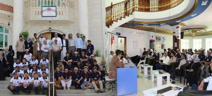 طلاب الجامعة الإماراتية يدشنون مشروع السلة الرمضانية الذي يستهدف 500 أسرة من النازحين في صنعاء