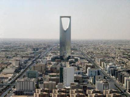 سفير اليمن في السعودية يطالب الخارجية إغلاق مكتب الجالية في الرياض