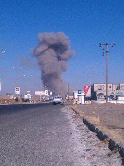 طيران التحالف يستهدف فرع شركة النفط في محافظة ذمار وانباء عن سقوط ضحايا (صور)