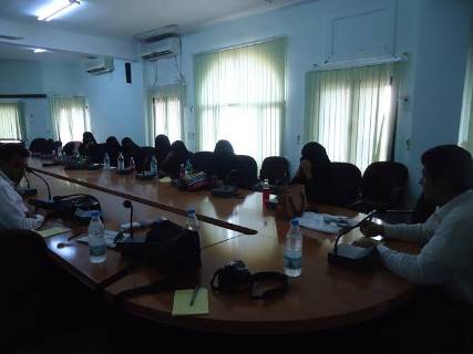 جمعية رعاية الشباب والطفولة بالحديدة تقيم اللقاءات الشبابية لمناقشة المشاريع الخدمية المتعثرة