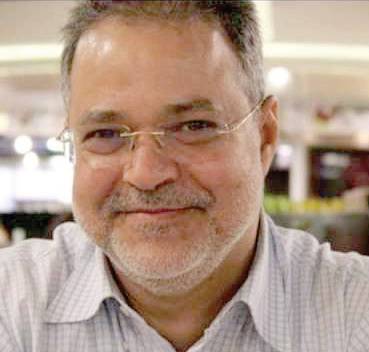 وزير الخارجية يلتقي مسؤولا أمريكيا 